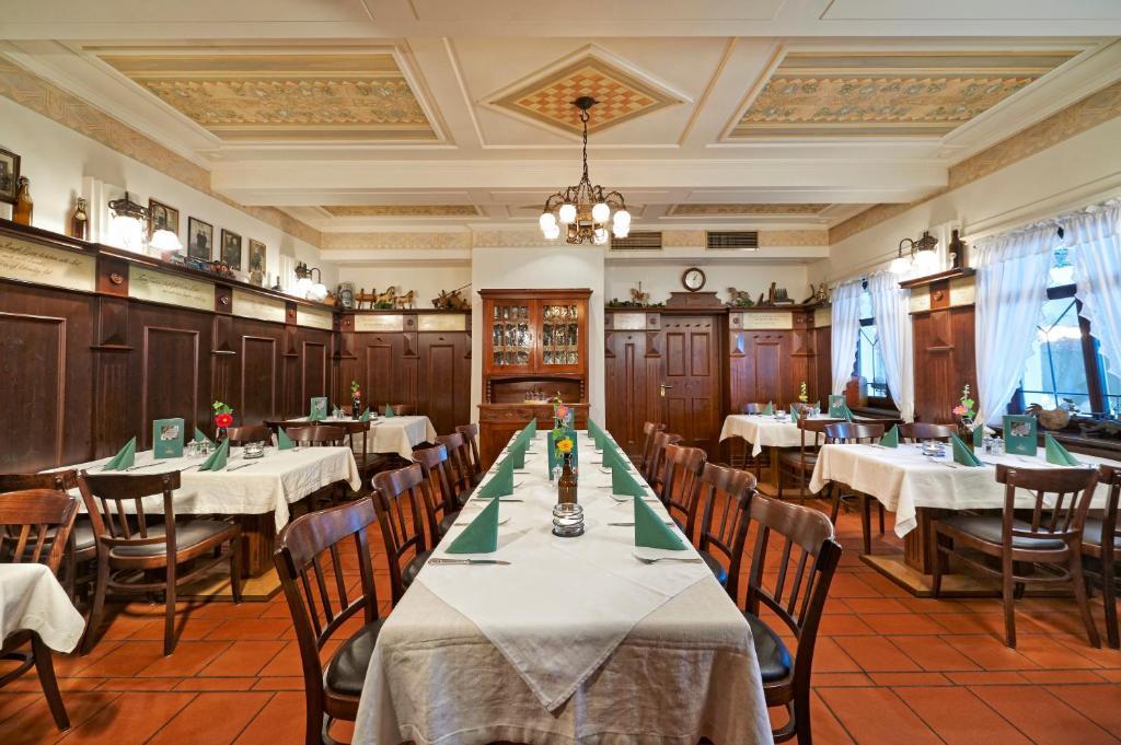 Brauereigasthof Zum Loewenbraeu アーデルスドルフ エクステリア 写真