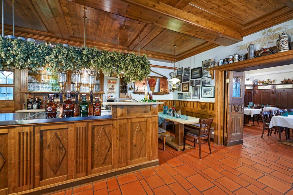 Brauereigasthof Zum Loewenbraeu アーデルスドルフ エクステリア 写真